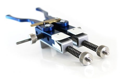 Glue pliers